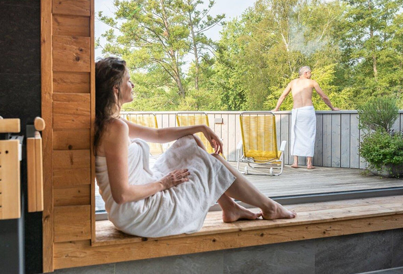 Außenbereich einer Sauna in der Jod-Sole-Therme Bad Bevensen